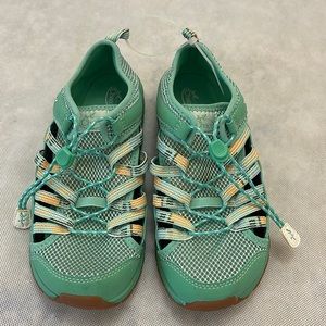 NEW Chaco Kids Junior Size 4 Girls Outcross 2 Slip On Bungee Lace Water Shoes